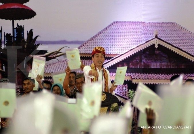 Presiden Jokowi bagikan 5.000 sertifikat tanah kepada warga di Tangerang