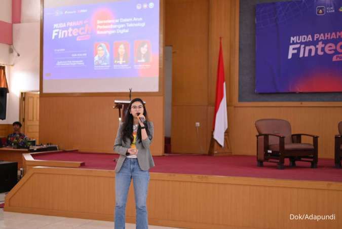 Adapundi bersama Universitas Negeri Padang Menggelar Seminar Muda Paham Fintech