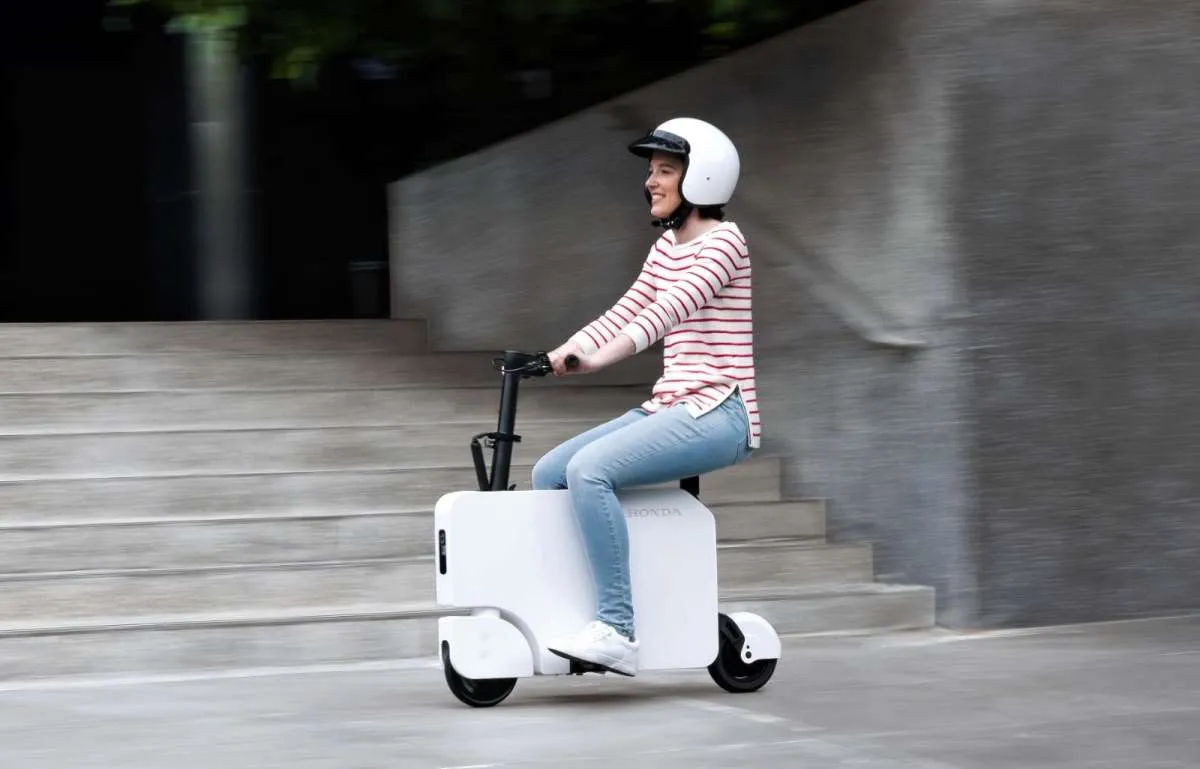 Honda Meluncurkan Motocompacto e-Scooter di Amerika Serikat