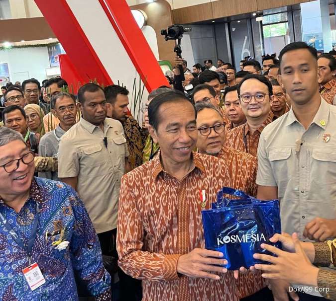 Jadi Ancaman Pasar Domestik, Jokowi Minta Waspadai Over Produksi Barang dari China