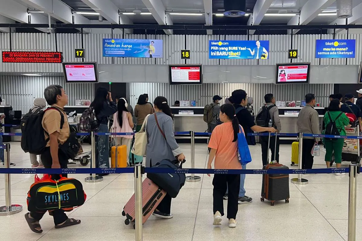 Abu Vulkanik Gunung Anak Krakatau Ganggu Penerbangan, Soetta Ditutup hingga 17.30 WIB