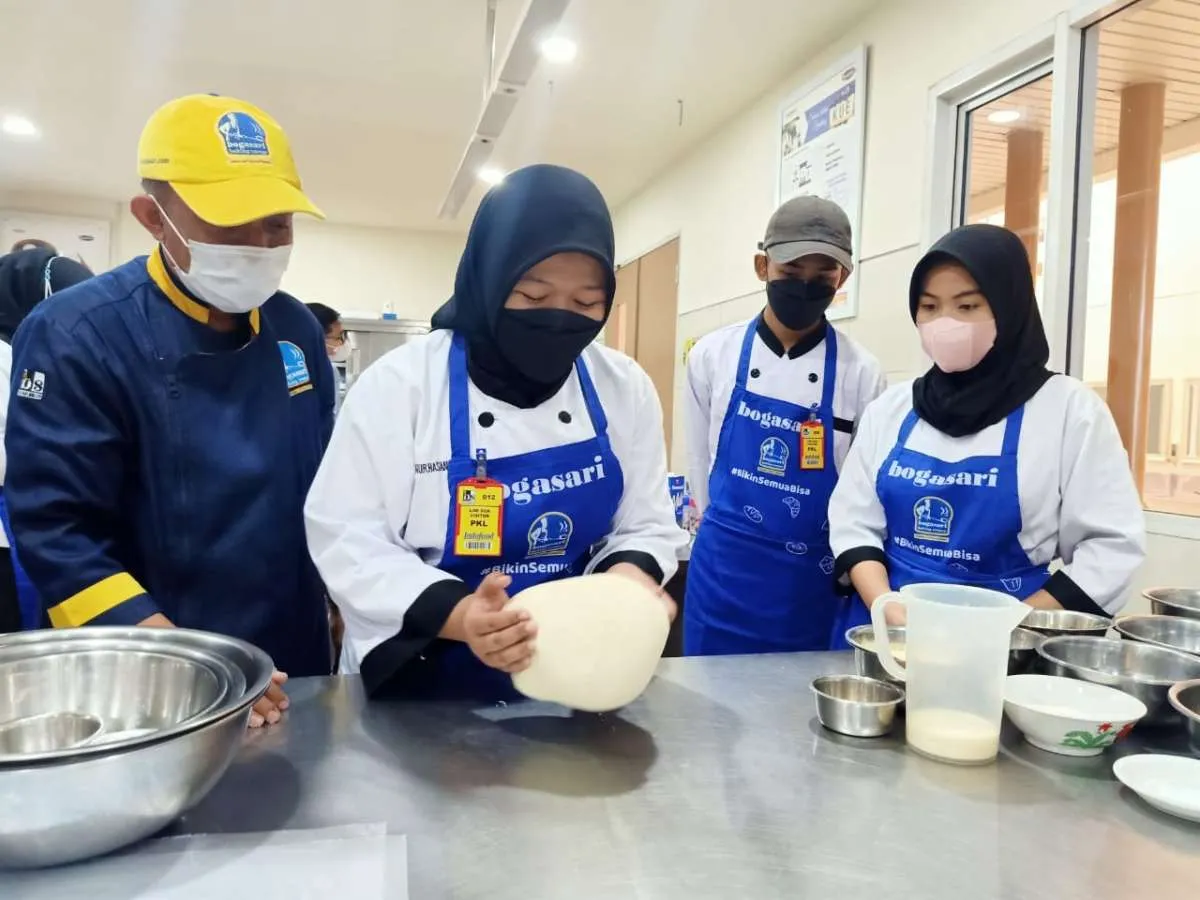 Program SMK Pusat Keunggulan Bogasari Bukukan Omzet Rp 339 Juta