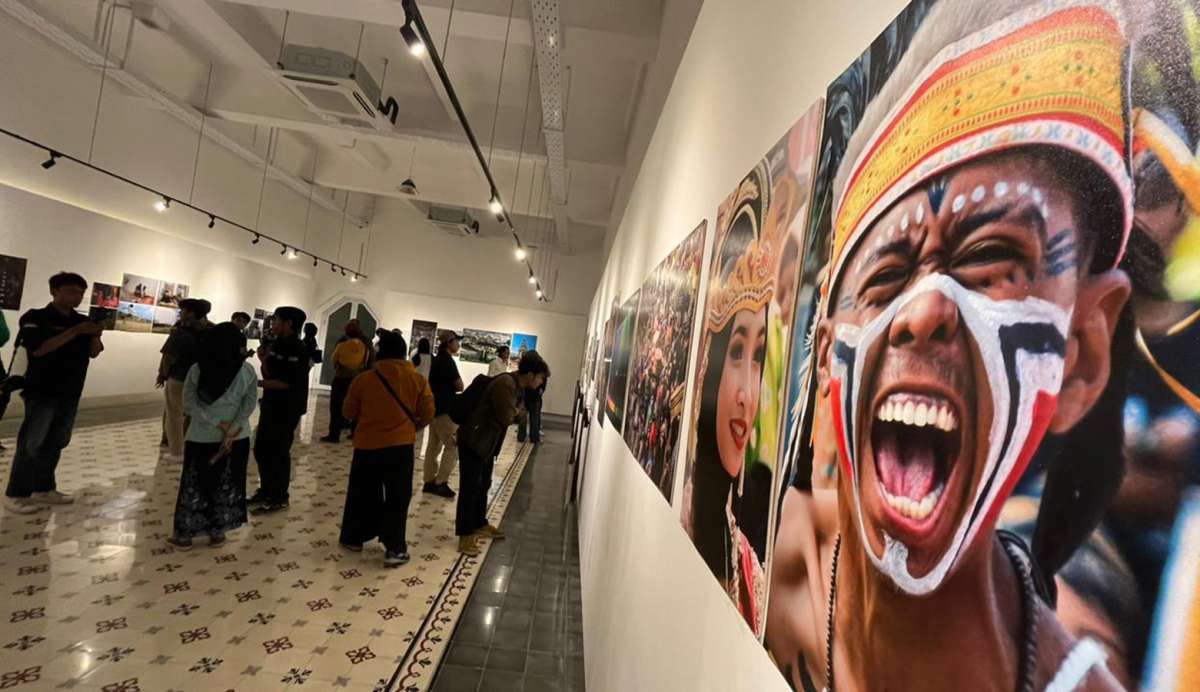 KMPF UNJ Gelar Pameran Foto Cerita dari Negeri di Atas Awan