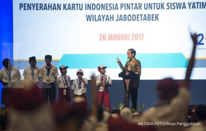 Jokowi beri KIP, ribuan anak yatim bisa bersekolah