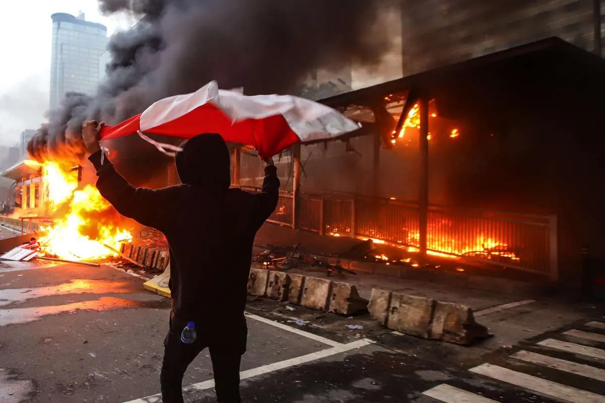 Kepolisian sebut kerusuhan di demo tolak UU Cipta Kerja diduga dilakukan kelompok ini