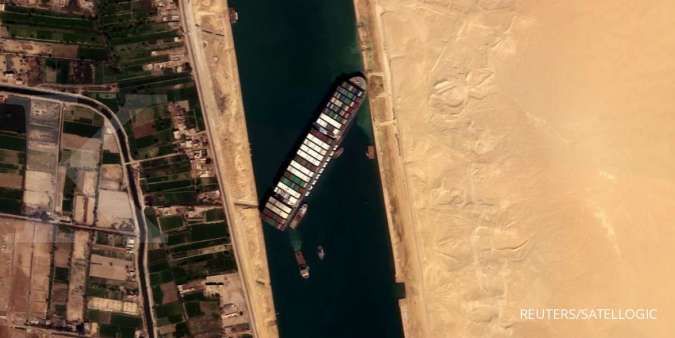 Lebih dari US$ 1 miliar kerugian akibat macetnya kapal Ever Given di Terusan Suez 