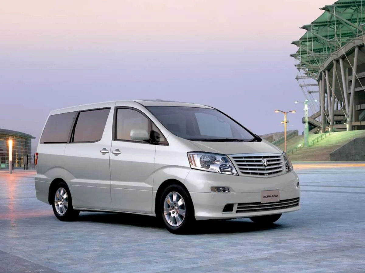 Harga mobil bekas Toyota Alphard kini seharga LCGC baru