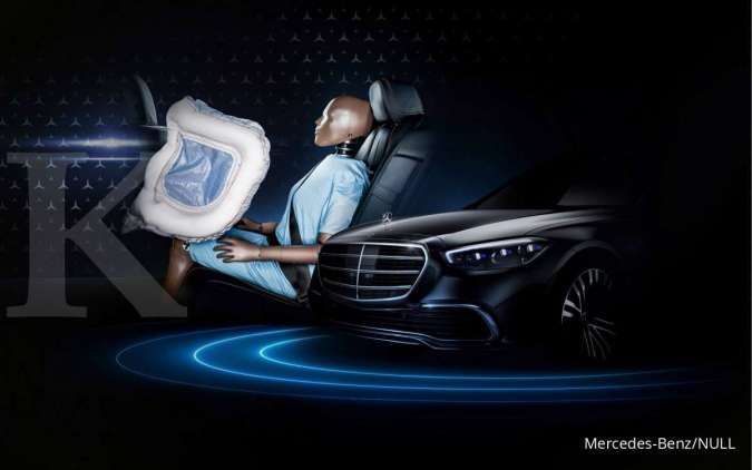 Klaim pertama di dunia, Mercedes-Benz akan rilis airbag penumpang belakang