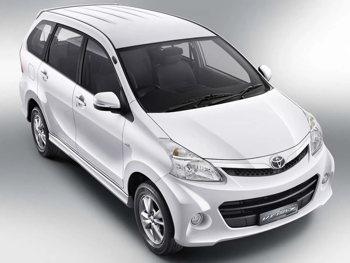 Periksa harga mobil bekas Toyota Avanza Veloz rilisan 2011, mulai Rp 100 juta saja