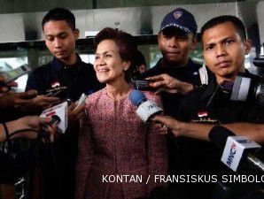 Dicekal keluar negeri, Miranda Goeltom berada di Bali