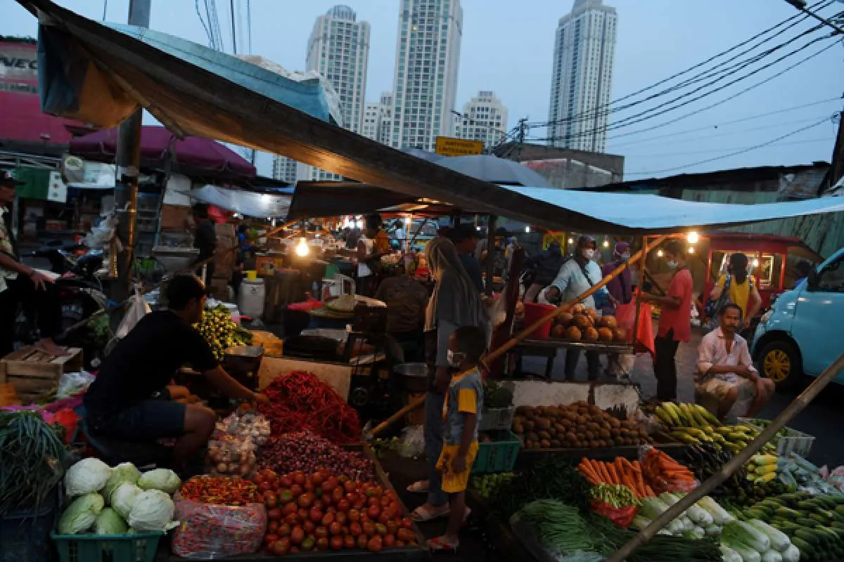 Masyarakat Ekonomi Menengah ke Bawah Paling Terdampak Kenaikan Harga Pangan