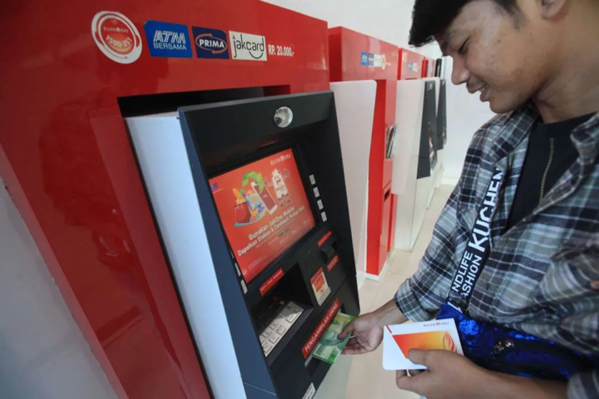 Nasabah Bank DKI Kini Bisa Tarik Tunai Tanpa Kartu di ATM BNI dan CIMB Niaga