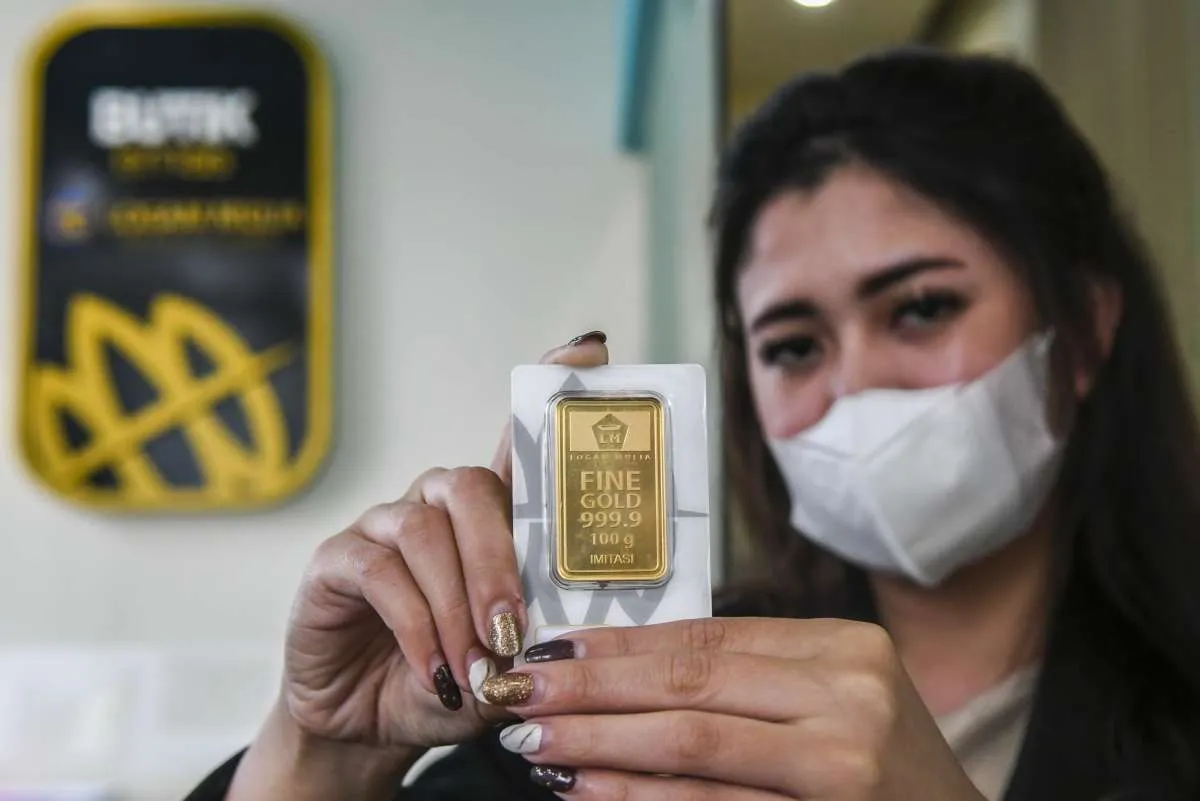 Harga emas Antam naik Rp 1.000 menjadi Rp 930.000 per gram pada hari ini (26/11)