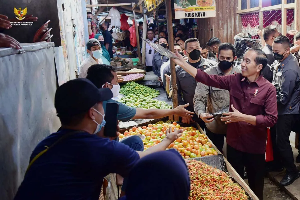 Gencarnya Penyaluran Bansos pada Awal Tahun Dinilai Hanya Jaga Daya Beli Masyarakat