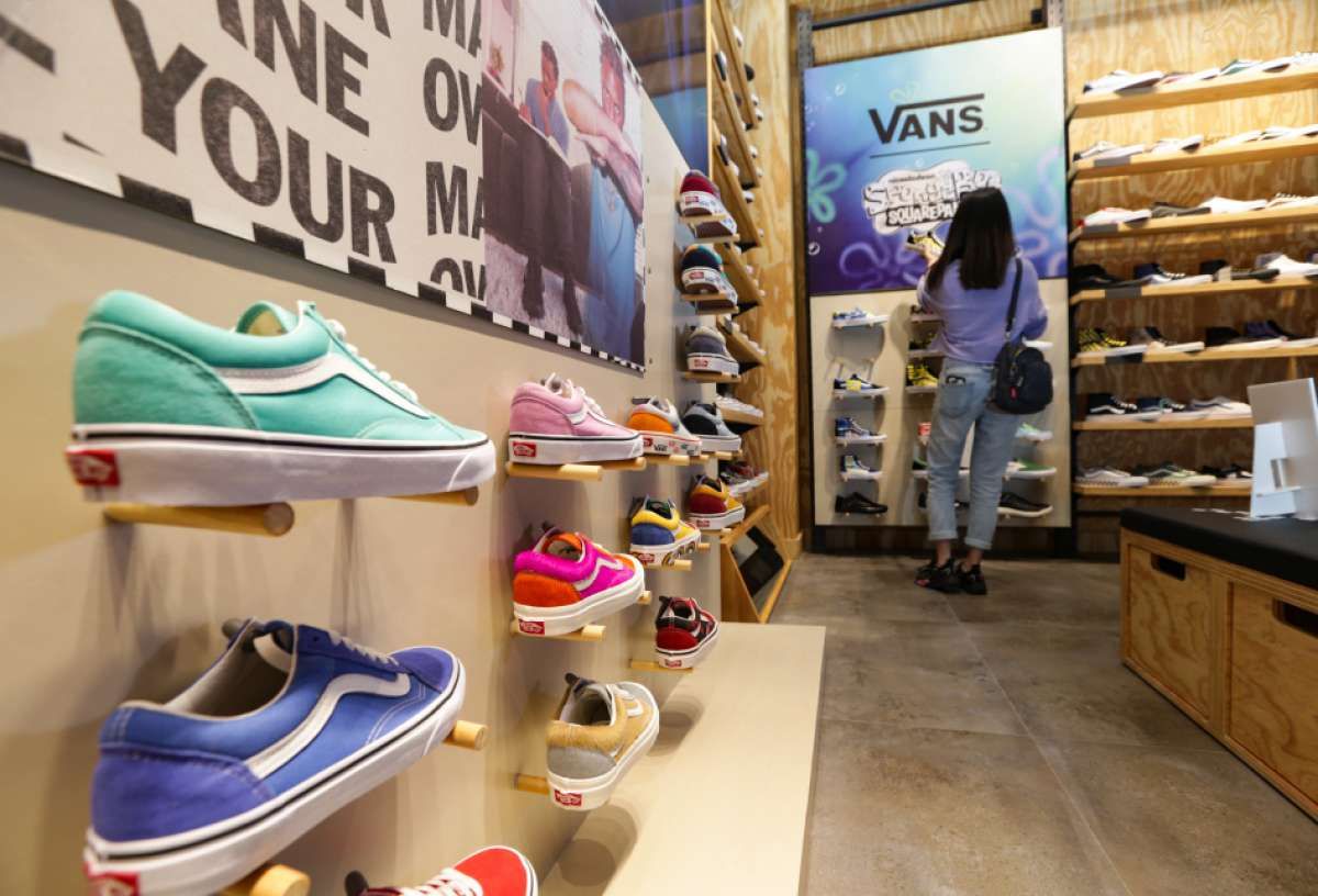 Kinerja Pemilik Merek Sepatu Vans Turut Terdampak Gangguan Produksi di Vietnam