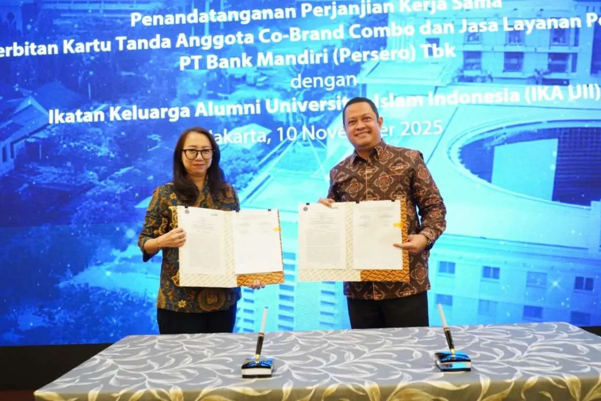 Bank Mandiri dan IKA UII Luncurkan Kartu Debit Co-Brand GPN Dukung Inklusi Keuangan