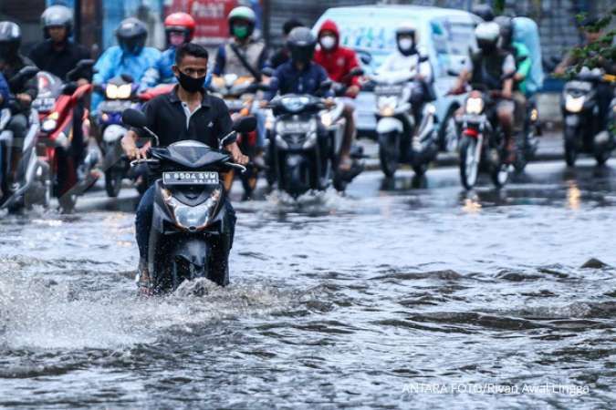 Cuaca hari ini di Jabodetabek hujan deras, waspada potensi banjir di Jakarta
