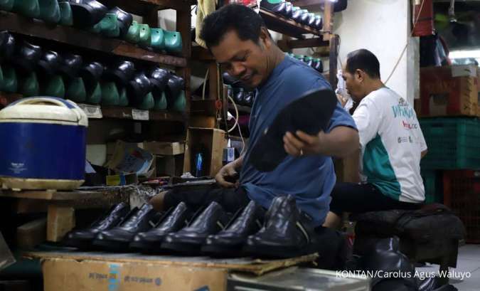 Industri Alas Kaki Tertekan Barang Impor, Hipan Ungkap Pabrik Lokal Mulai Tutup