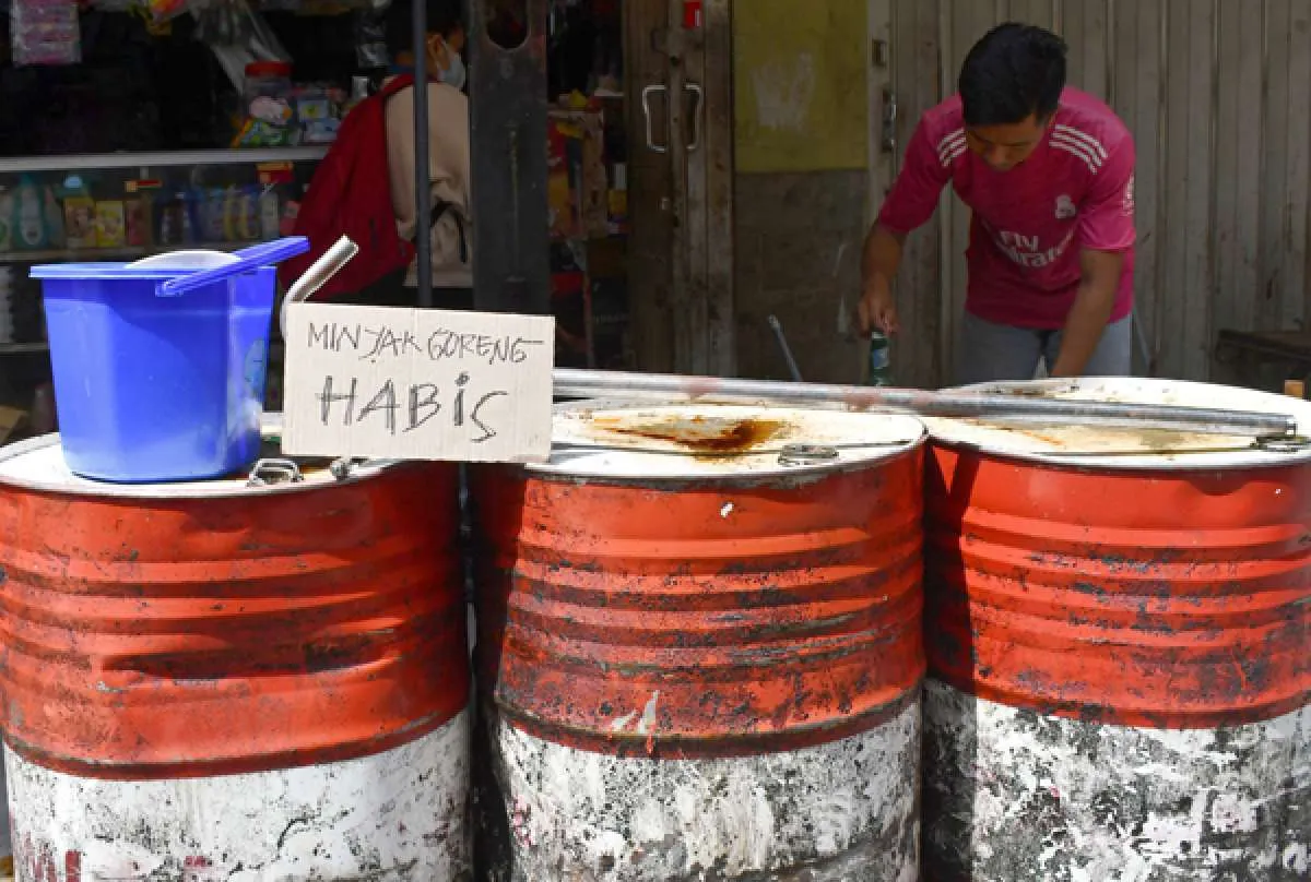 Pemerintah Wajibkan Industri Sediakan Minyak Goreng Curah bagi Masyarakat dan UMKM