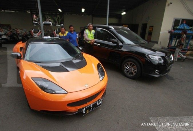 Ahok minta polisi tertibkan mobil mewah di Jakarta