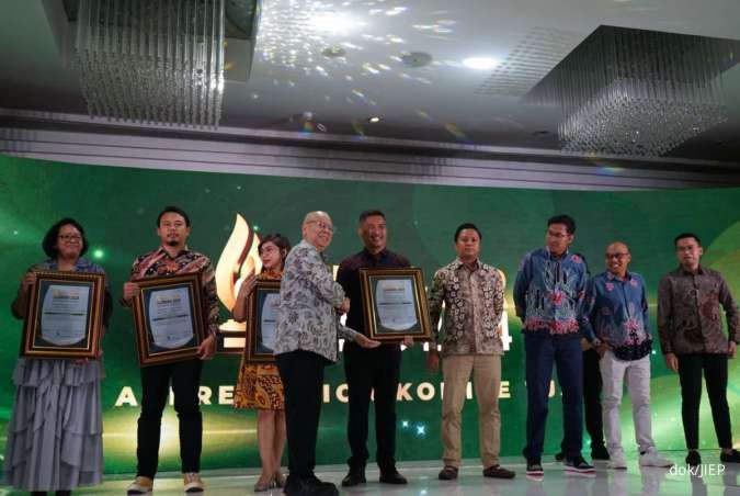 PT JIEP Raih Penghargaan Gold pada TJSL & CSR Awards Pilar Lingkungan dan Sosial