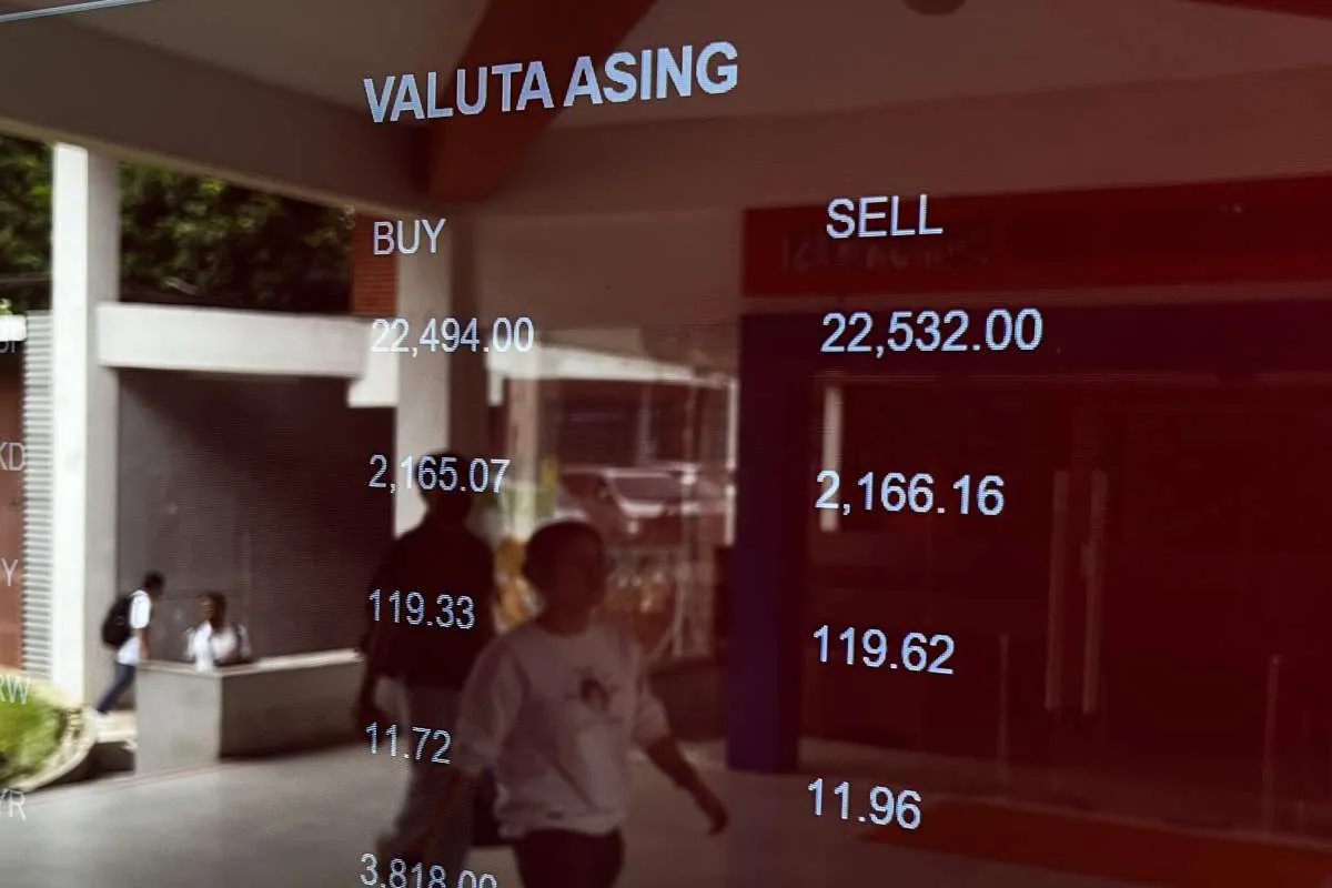 Tengok Tingkat Kurs Dollar-Rupiah di BRI, BCA, BNI, dan Mandiri pada Kamis (10/7)