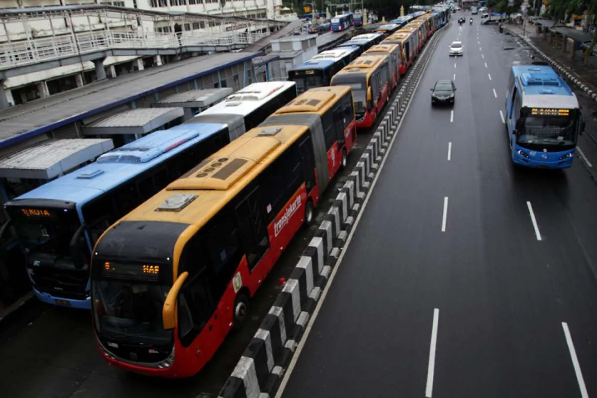 Bus Transjakarta beroperasi normal pasca banjir
