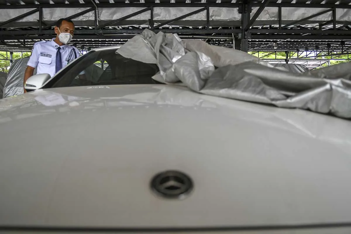 Inilah ragam harga mobil bekas mewah murah, di bawah Rp 100 juta saja