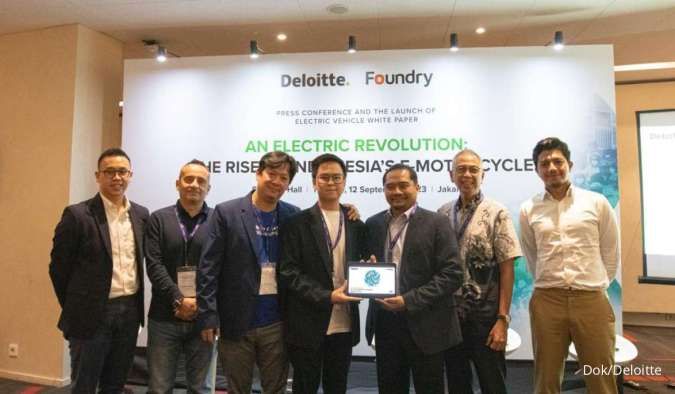 Deloitte dan Foundry luncurkan riset lanskap industri sepeda motor listrik Indonesia.