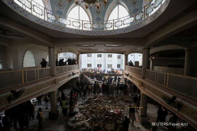Serangan Bom Bunuh Diri di Masjid Pakistan Tewaskan 32 Orang
