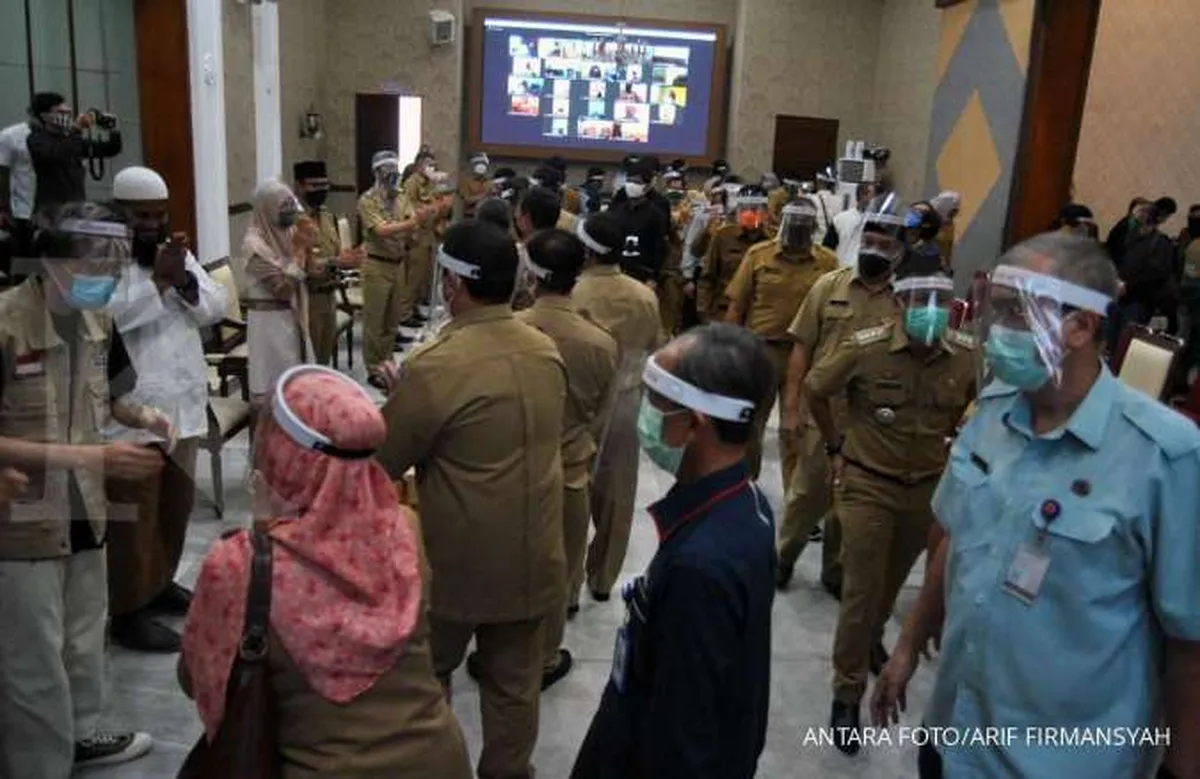 Gaji ke-13 cair hari ini, berikut golongan PNS penerimanya