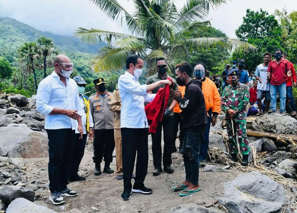 Jokowi sebut logistik untuk korban bencana di NTT mencukupi