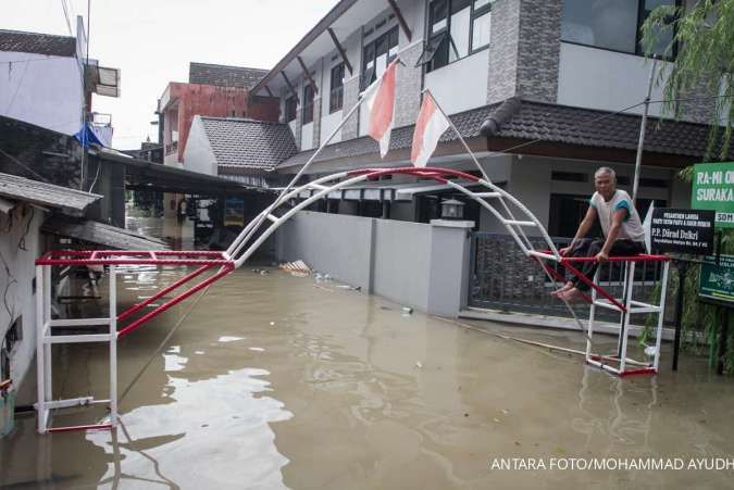 Peringatan Dini Cuaca Besok (24/2) Hujan Deras, Waspada Bencana Provinsi Berikut