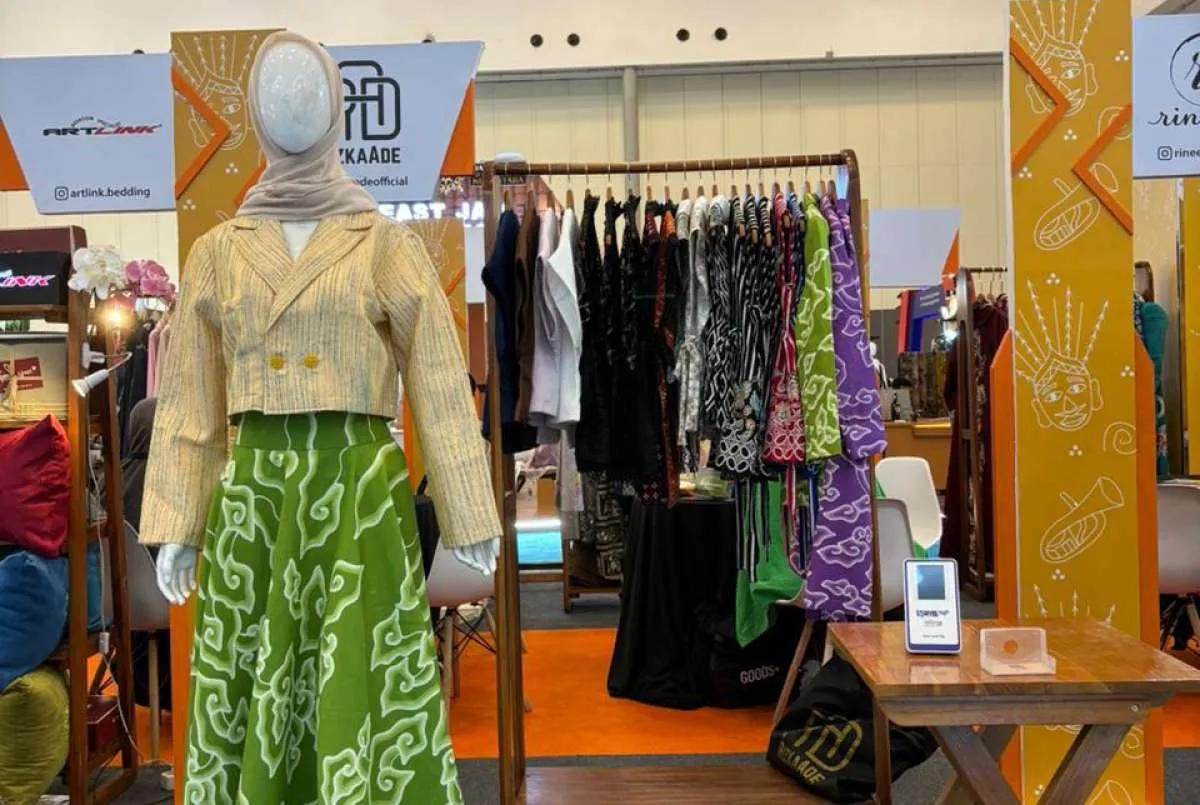 Merancang Bisnis dari Desain Fesyen Wanita Pekerja