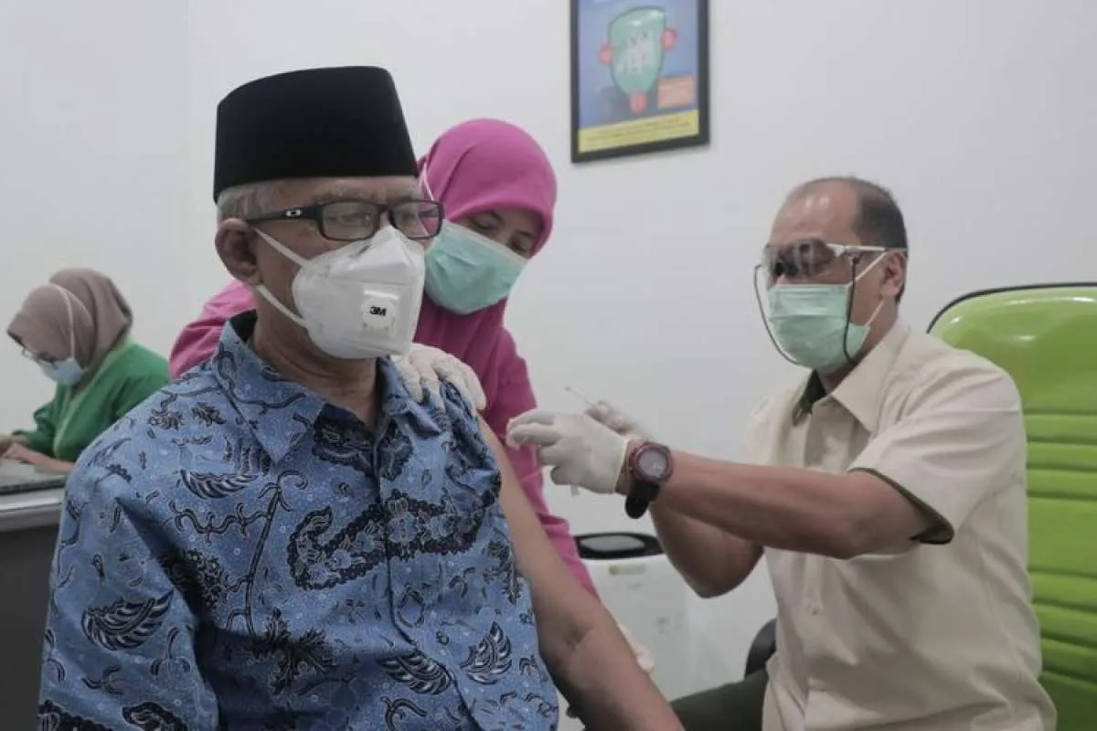 Inilah dua efek samping vaksin Covid-19 yang sering terjadi, kenali solusinya