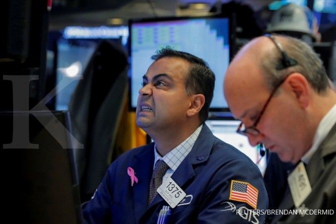 Didera banyak sentimen negatif, bursa Wall Street merosot lebih dari 1%