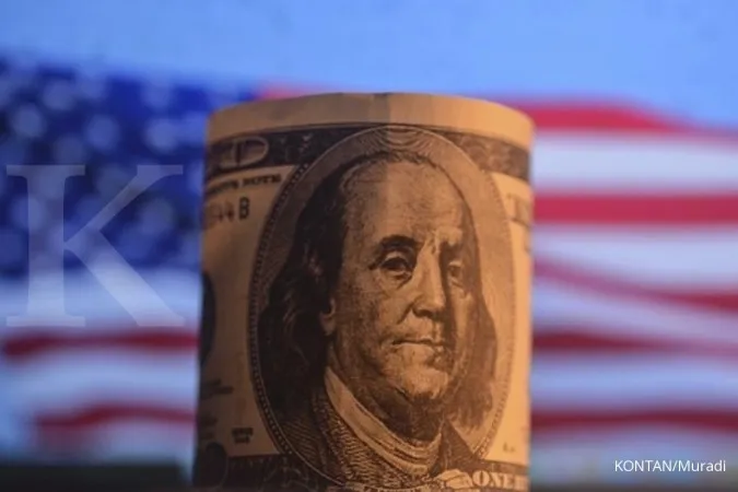 U.S. dollar stoops to three-year low, euro shakes off Merkel coalition concerns