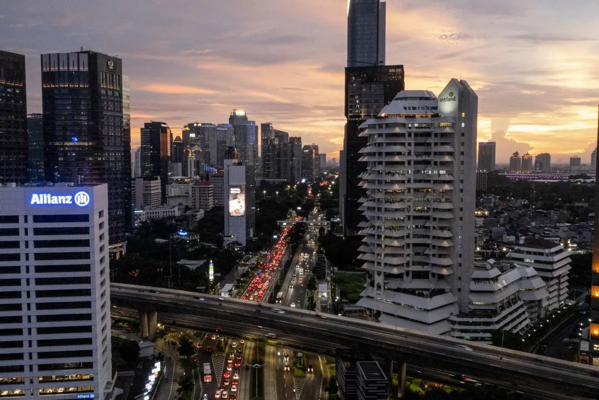 Prakiraan Cuaca Besok Selasa (24/1) Jakarta Timur dan Selatan Potensi Hujan Siang