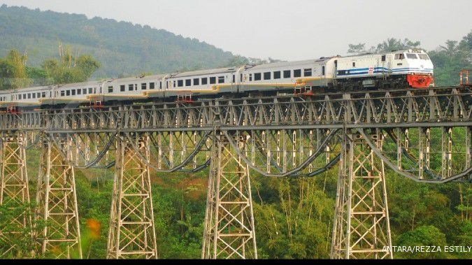 Kereta api Makassar lebih canggih dari di Jawa