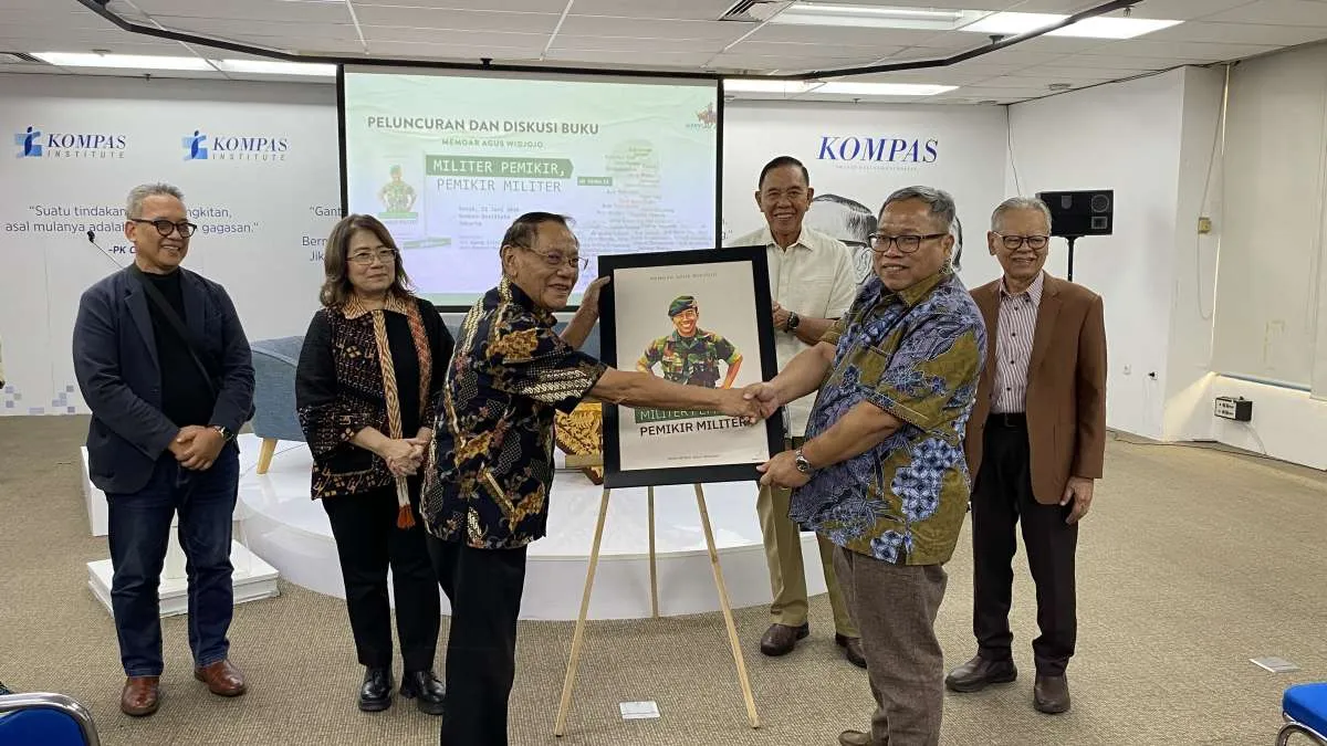 Kompas Luncurkan Buku Militer Pemikir, Pemikir Militer, Soroti Gagasan Reformasi TNI