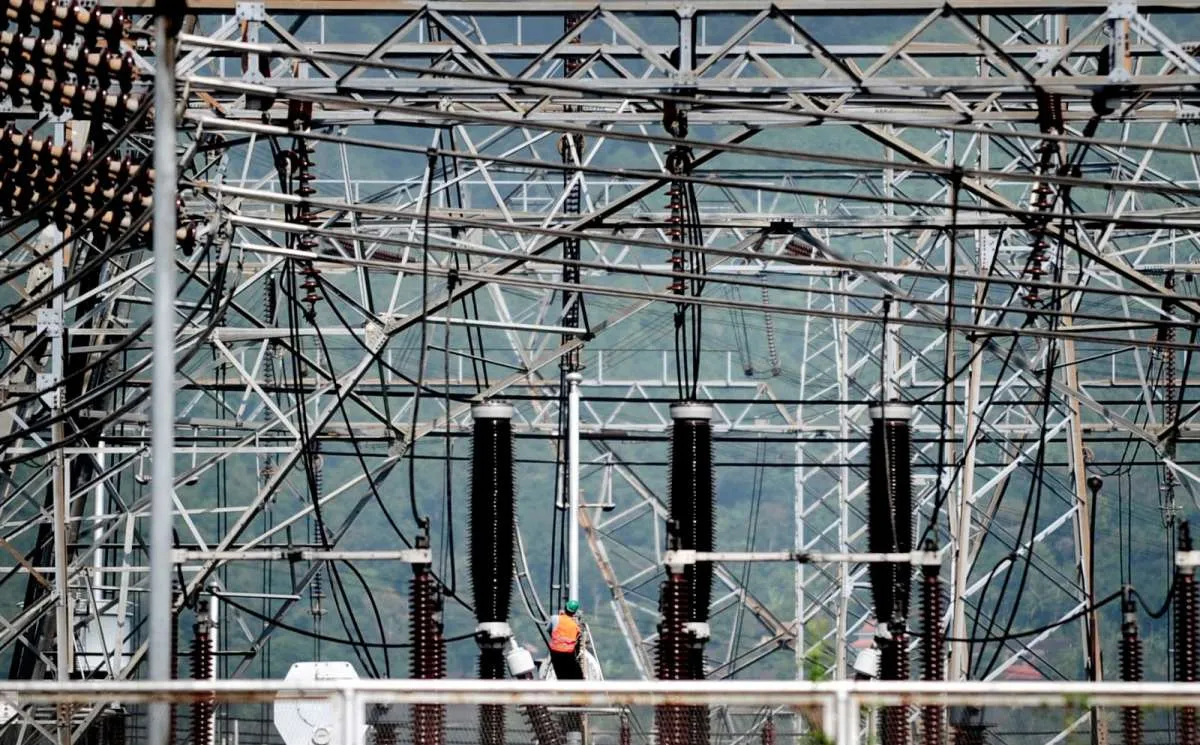 Ini strategi PLN hadapi over supply sembari kerja target bauran EBT