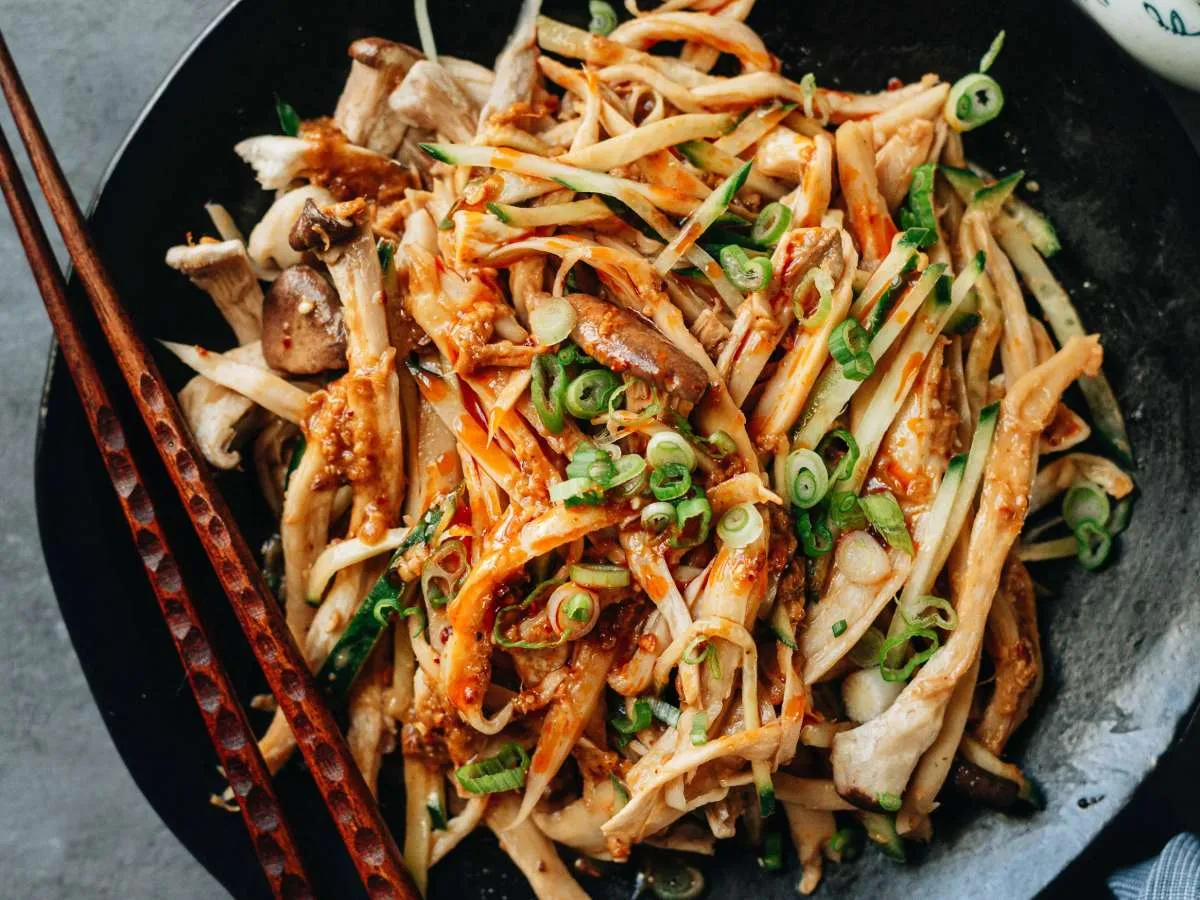 Resep Sarapan Praktis Pakai Jamur Suwir Pedas Manis untuk Teman Makan Nasi