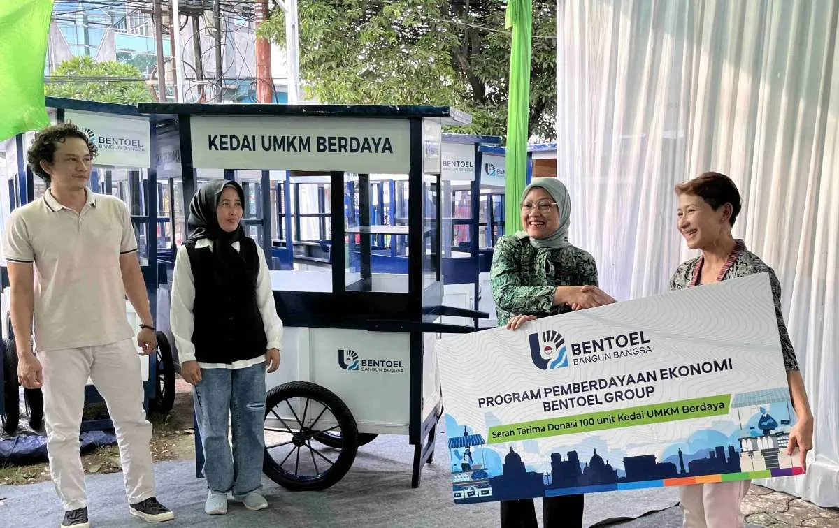 Dukung UMKM, Bentoel Group Salurkan 100 Unit Gerobak di Jakarta 