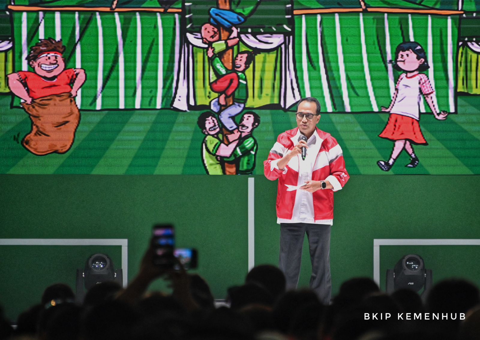 Menhub Budi Karya saat menghadiri acara Pesta Rakyat: Percaya Indonesia Merdeka dari Polusi Bersama Mitra Grab, di Jakarta, Senin (26/8).