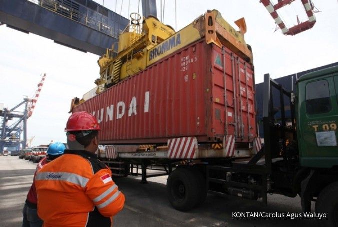Kedatangan empat crane baru, Nusantara Pelabuhan (PORT) mengalihkan crane lama
