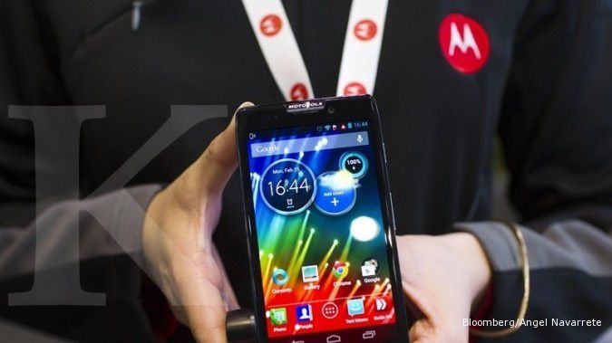 Lenovo pasarkan ponsel Motorola mulai Februari