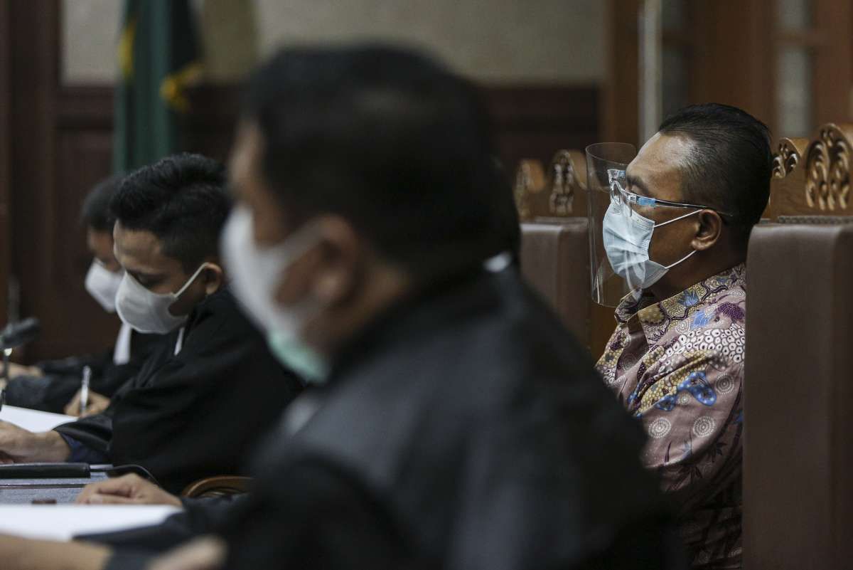 Berbalut Selimut Bansos Kasus Suap Aparat Pajak