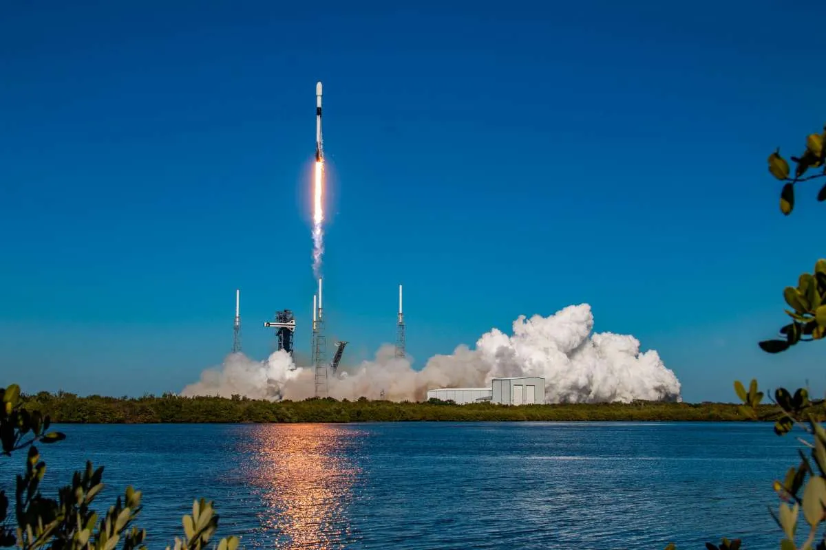 Elon Musk: SpaceX Berencana Mengirim 5 Pesawat Luar Angkasa Tanpa Awak ke Mars