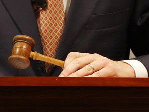 Komisioner Non Aktif LPSK Kirim Surat Ke Presiden