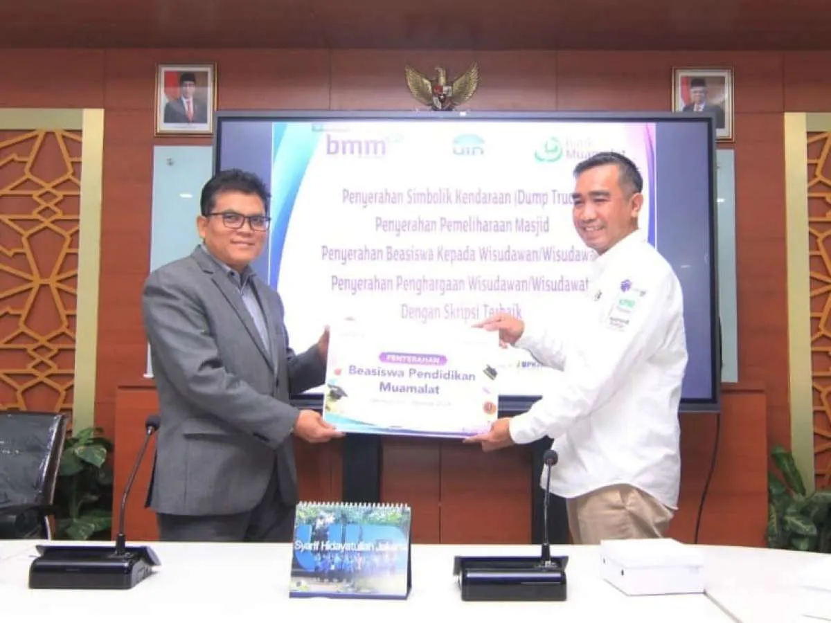 Bank Muamalat dan BMM Salurkan Beasiswa Pendidikan